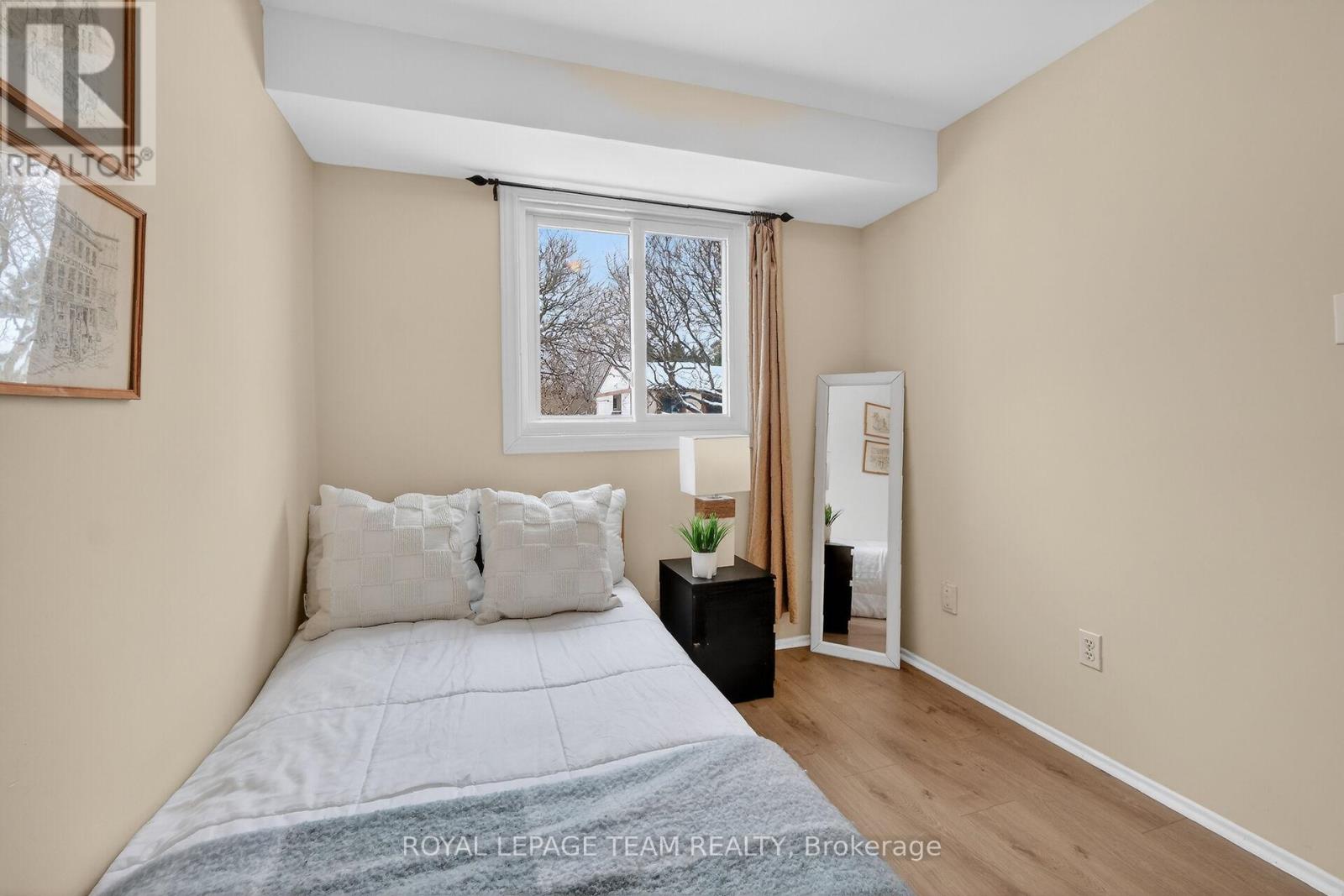 1993 Falkirk Crescent, Ottawa, Ontario K1B 4Y8 - Photo 33 - X12906384