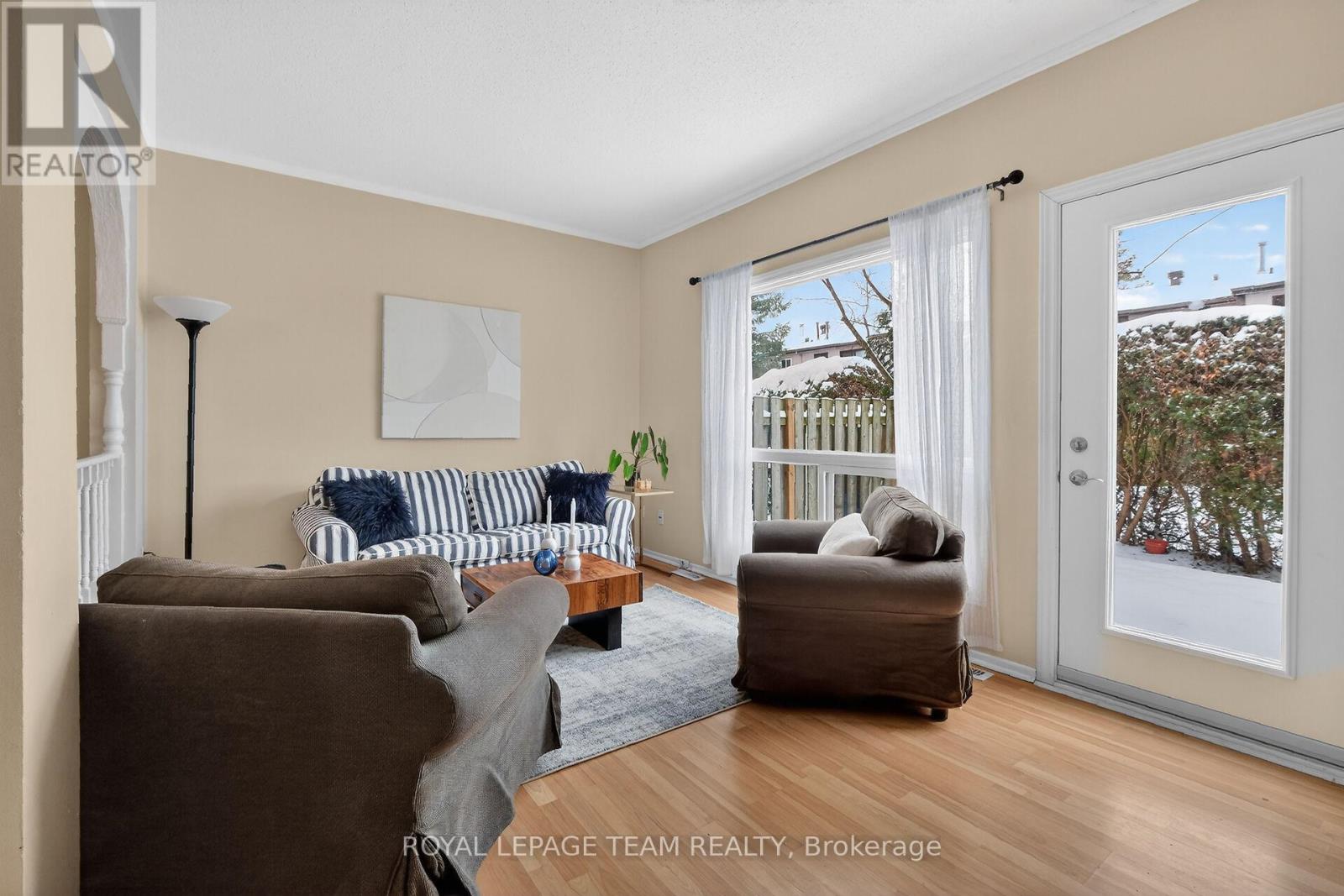 1993 Falkirk Crescent, Ottawa, Ontario K1B 4Y8 - Photo 7 - X12906384