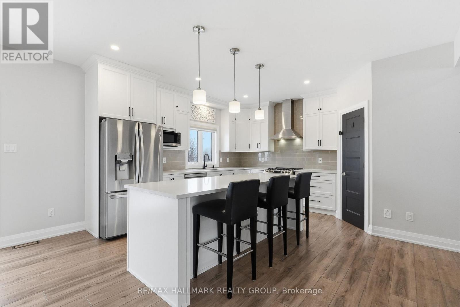 1212 Avignon Street, Russell, Ontario K0A 1W0 - Photo 12 - X12906446