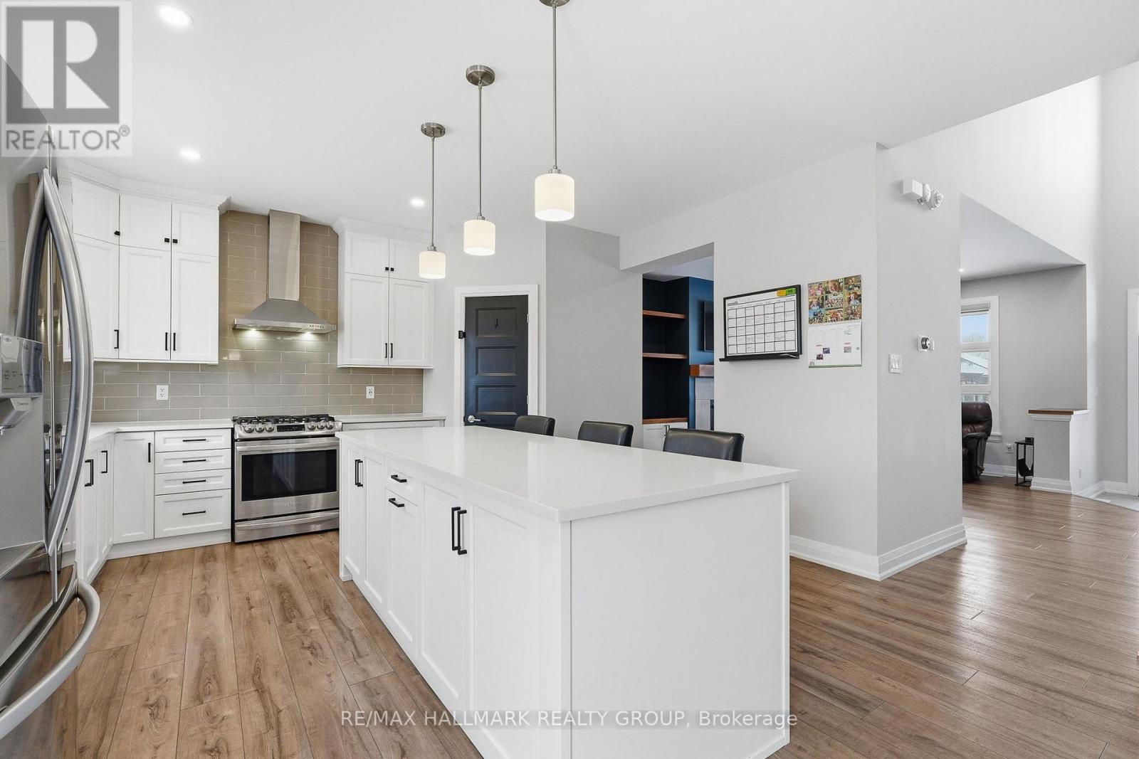 1212 Avignon Street, Russell, Ontario K0A 1W0 - Photo 13 - X12906446