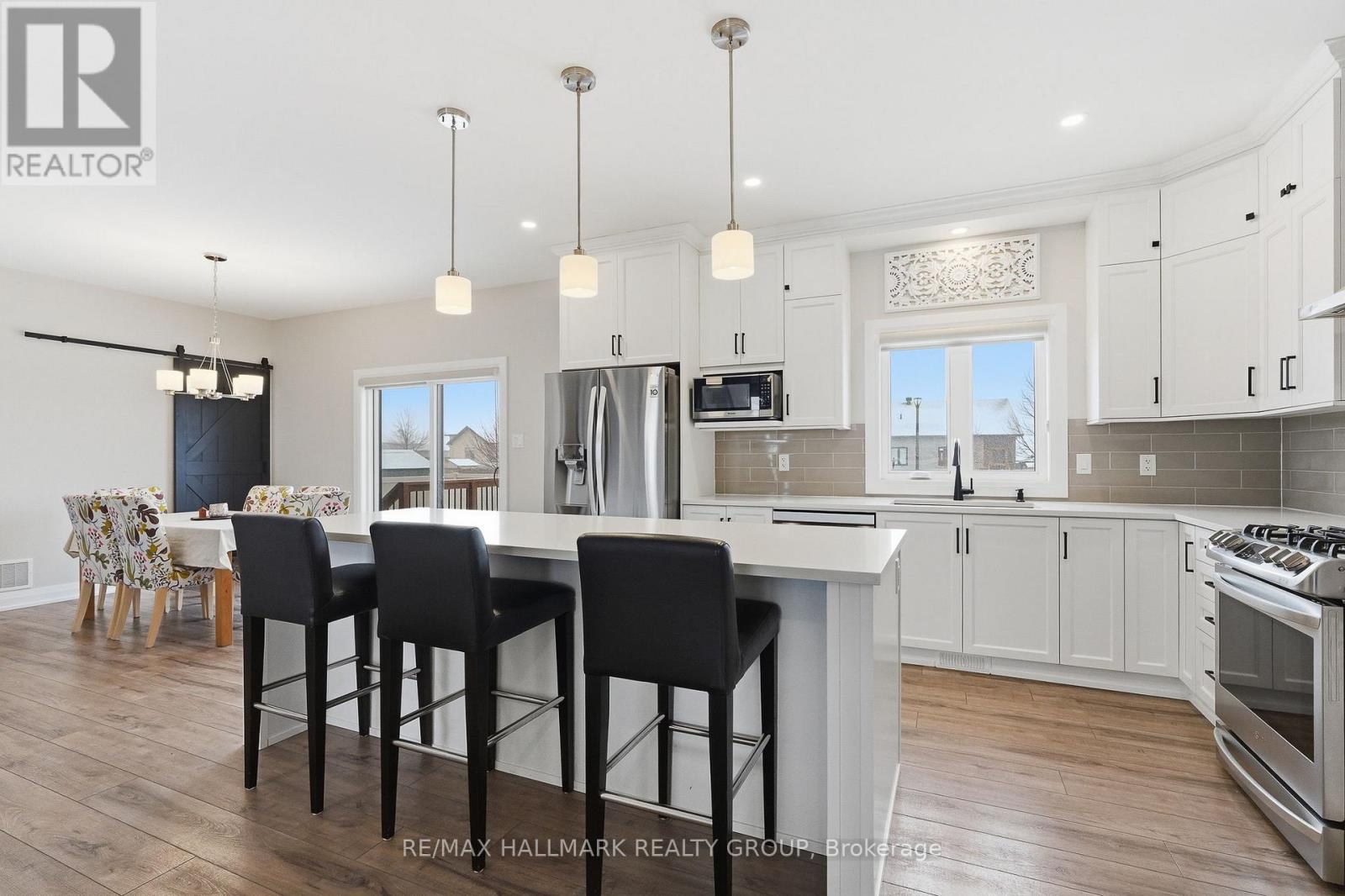 1212 Avignon Street, Russell, Ontario K0A 1W0 - Photo 16 - X12906446