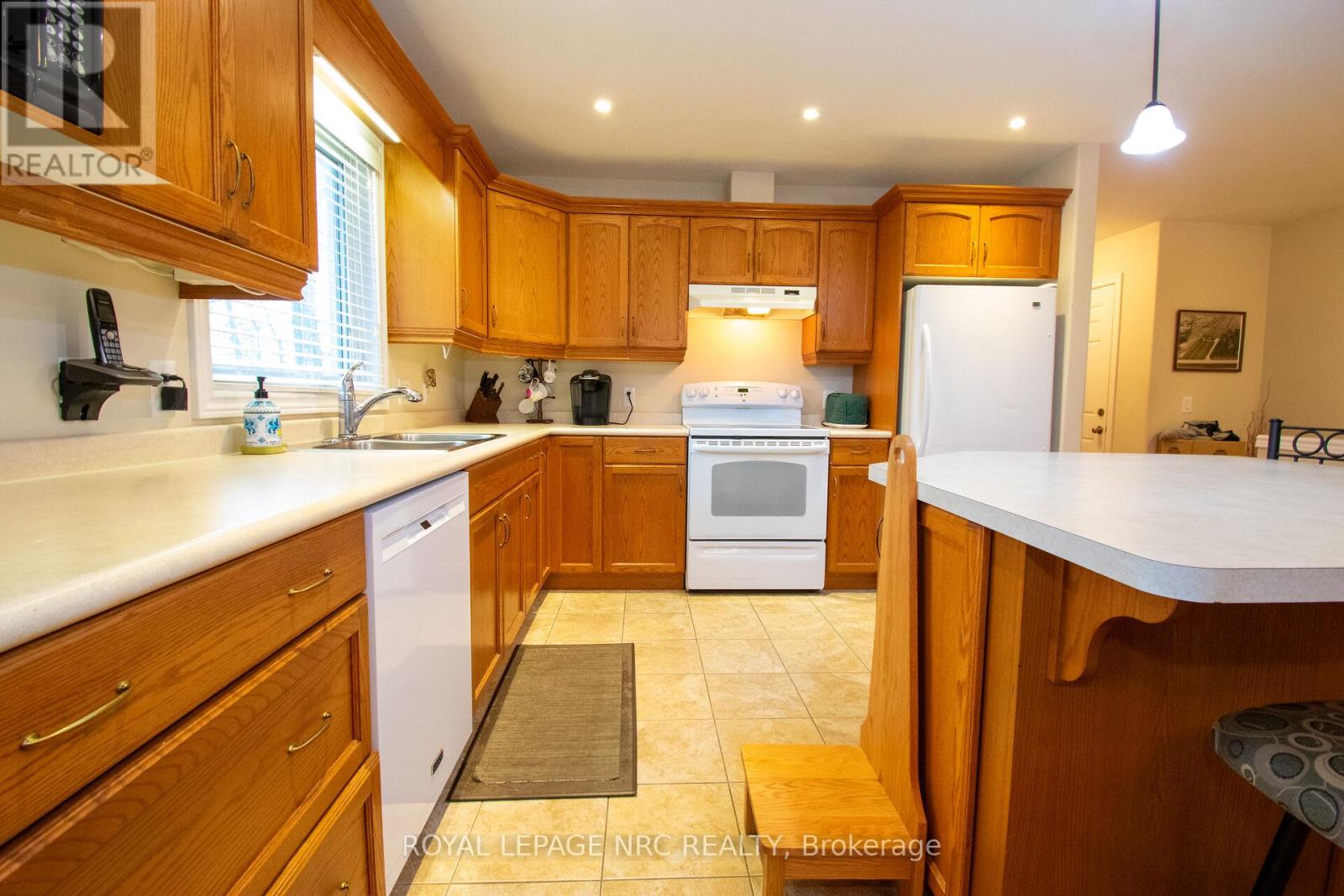 1 - 603 Welland Avenue, St. Catharines, Ontario  L2M 0A6 - Photo 14 - X12906404