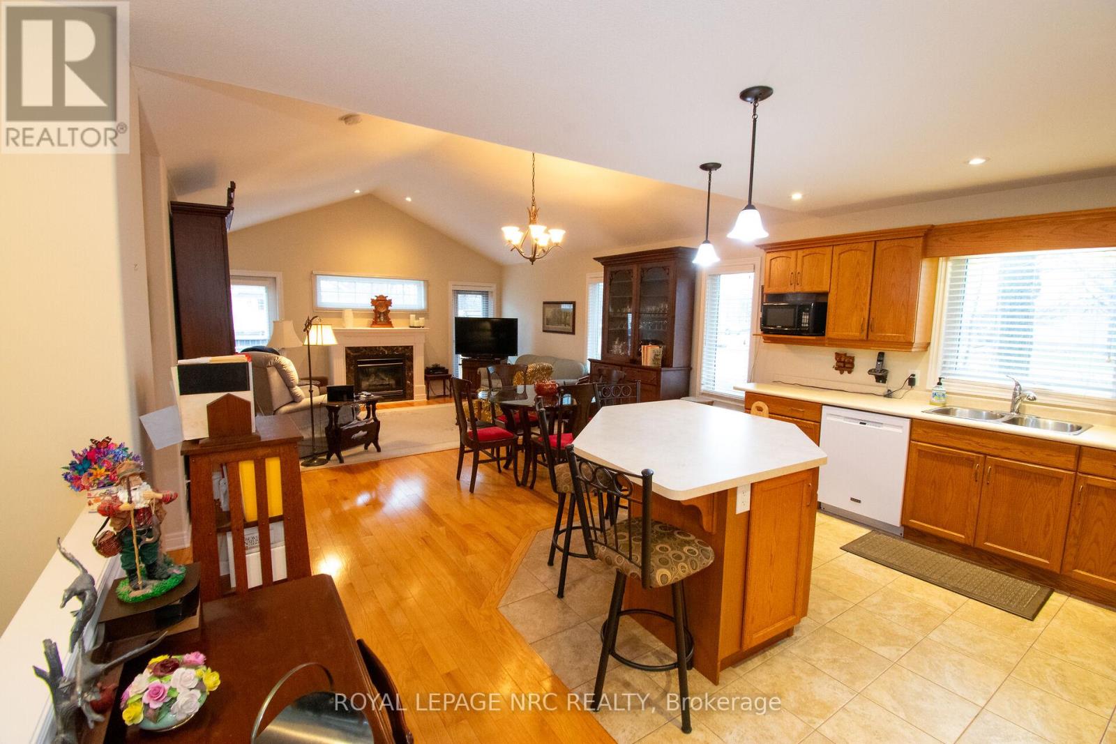 1 - 603 Welland Avenue, St. Catharines, Ontario  L2M 0A6 - Photo 9 - X12906404