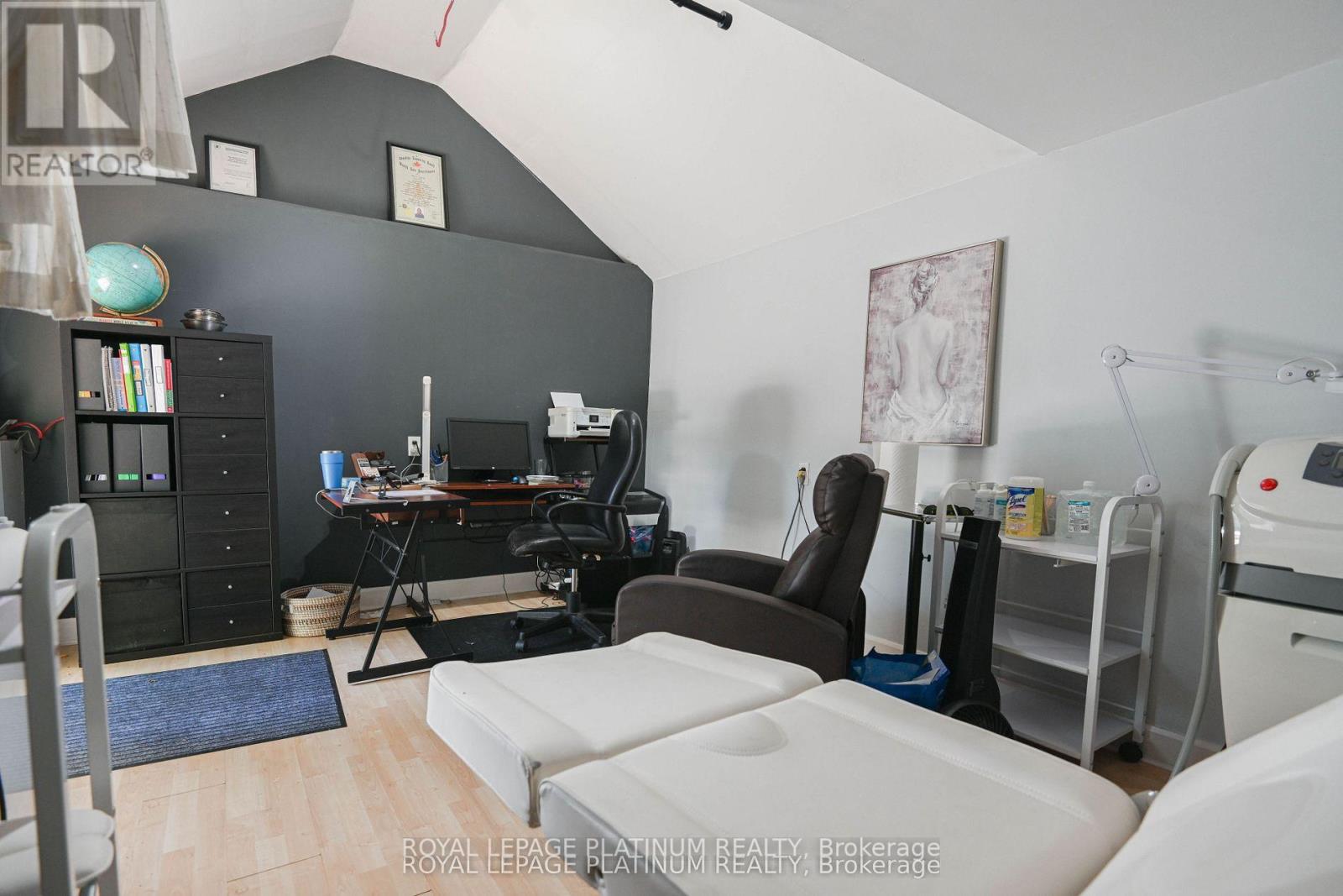 37 Dundas Street W, Mississauga (Cooksville), Ontario  L5B 1H2 - Photo 16 - W12901468