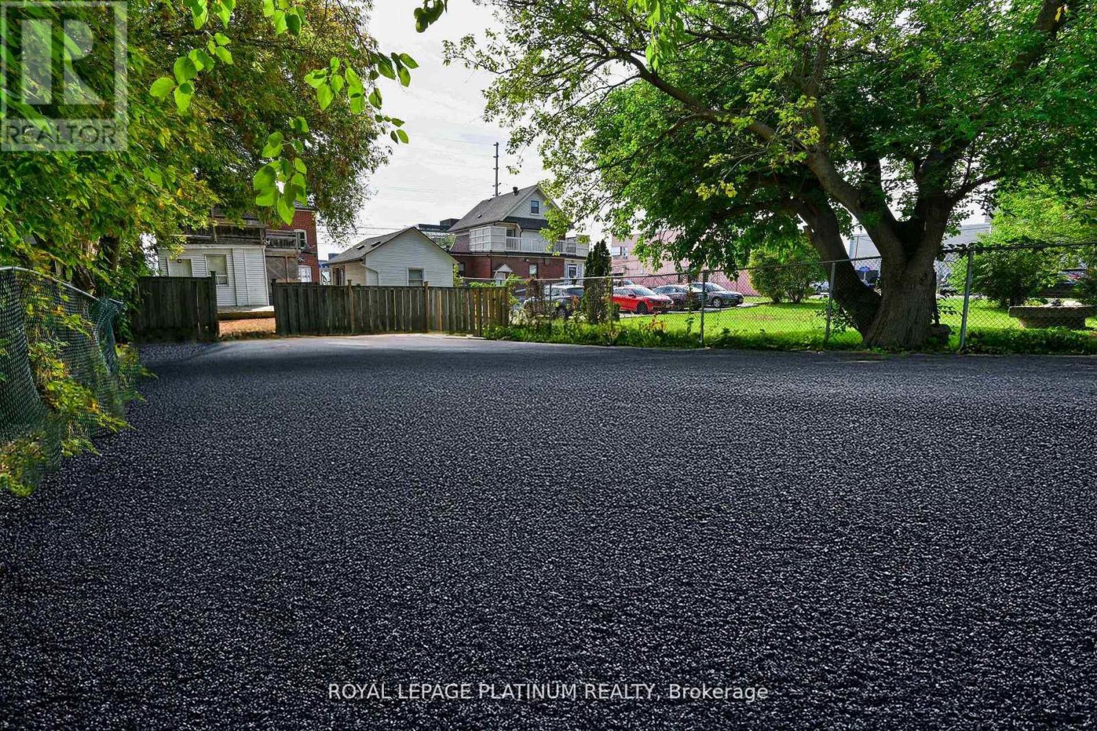 37 Dundas Street W, Mississauga (Cooksville), Ontario  L5B 1H2 - Photo 33 - W12901468