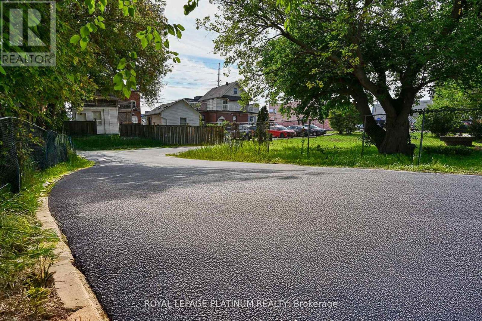 37 Dundas Street W, Mississauga (Cooksville), Ontario  L5B 1H2 - Photo 34 - W12901468