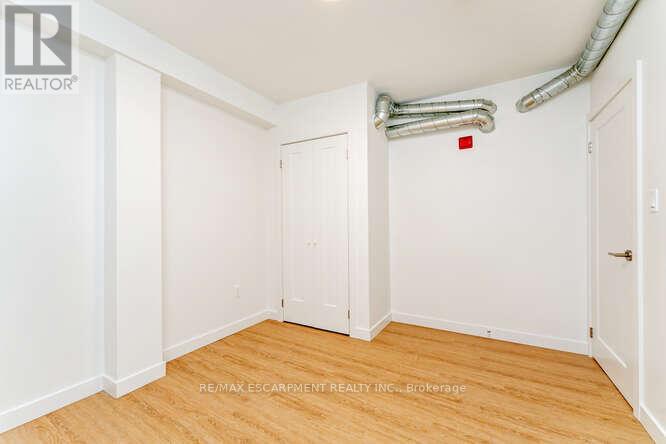 7 - 127 Victoria Avenue S, Hamilton, Ontario  L8N 2S9 - Photo 11 - X12866526