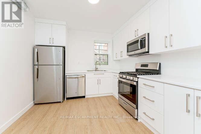 7 - 127 Victoria Avenue S, Hamilton, Ontario  L8N 2S9 - Photo 5 - X12866526