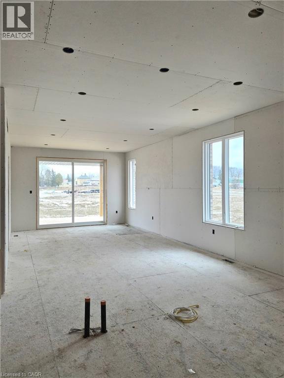 106 Thackeray Way, Harriston, Ontario  N0G 1Z0 - Photo 11 - 40743843