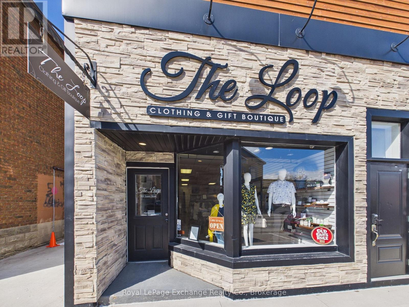 806 Queen Street, Kincardine, Ontario  N2Z 2Y2 - Photo 1 - X12906378