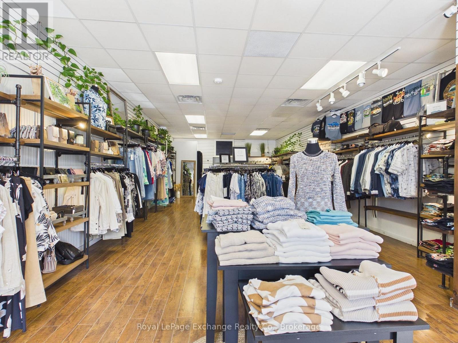 806 Queen Street, Kincardine, Ontario  N2Z 2Y2 - Photo 4 - X12906378