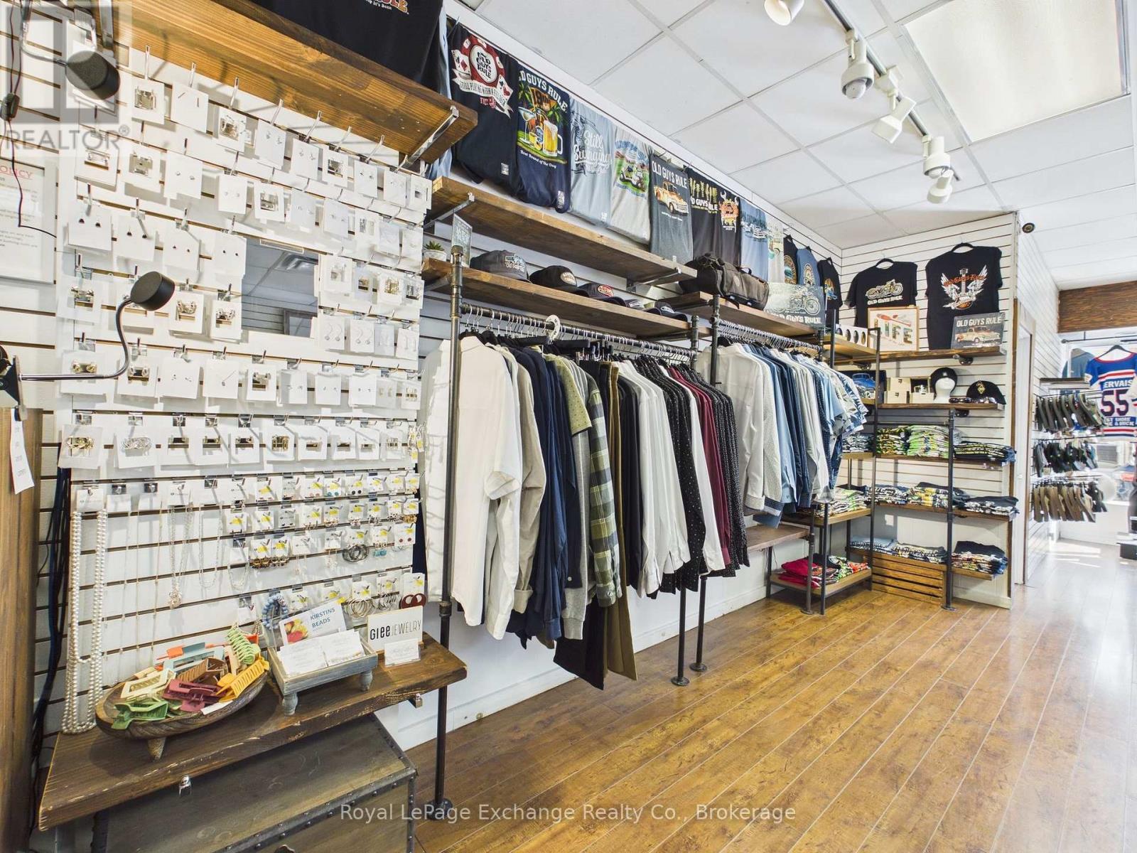 806 Queen Street, Kincardine, Ontario  N2Z 2Y2 - Photo 5 - X12906378