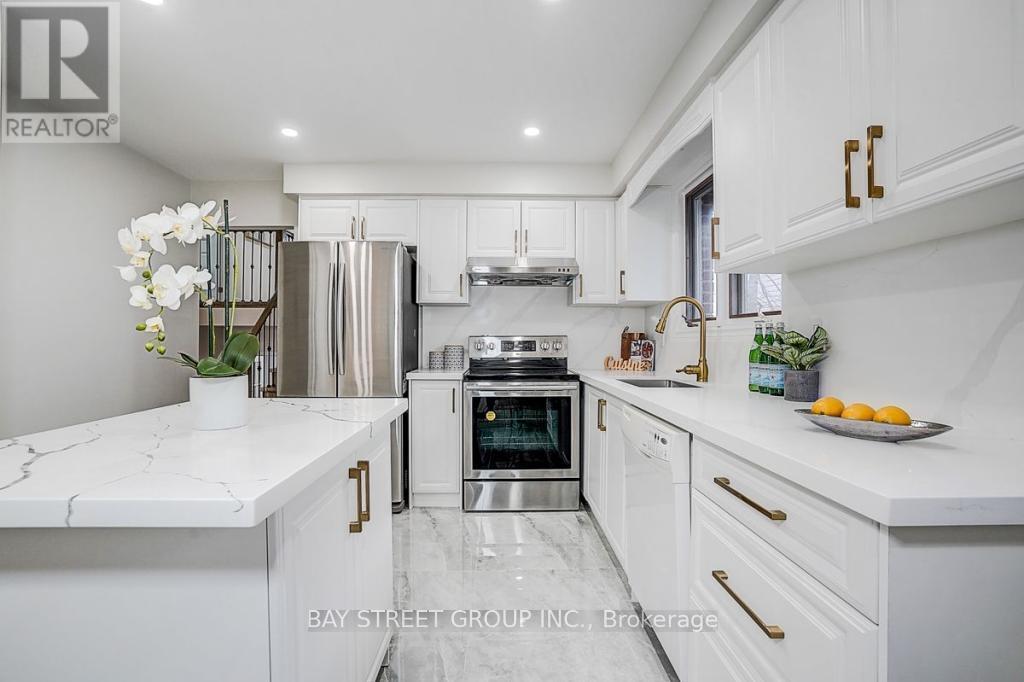 Upstairs - 269 Shawnee Circle, Toronto, Ontario  M2H 2Y3 - Photo 12 - C12906380