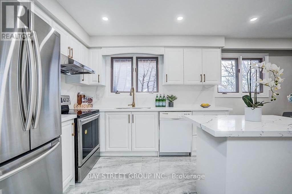 Upstairs - 269 Shawnee Circle, Toronto, Ontario  M2H 2Y3 - Photo 13 - C12906380