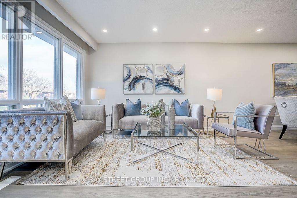 Upstairs - 269 Shawnee Circle, Toronto, Ontario  M2H 2Y3 - Photo 2 - C12906380