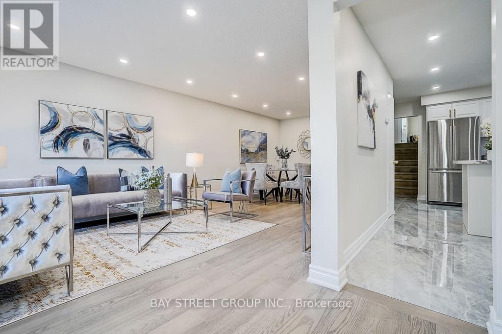 Upstairs - 269 Shawnee Circle, Toronto, Ontario  M2H 2Y3 - Photo 3 - C12906380