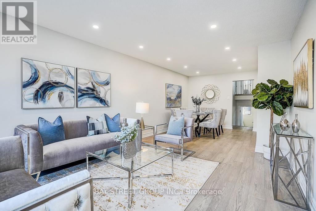 Upstairs - 269 Shawnee Circle, Toronto, Ontario  M2H 2Y3 - Photo 6 - C12906380