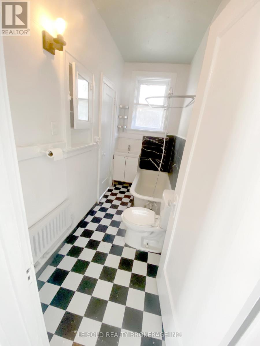 221 - 125 Earl Place, Toronto, Ontario  M4Y 1M4 - Photo 15 - C12906388