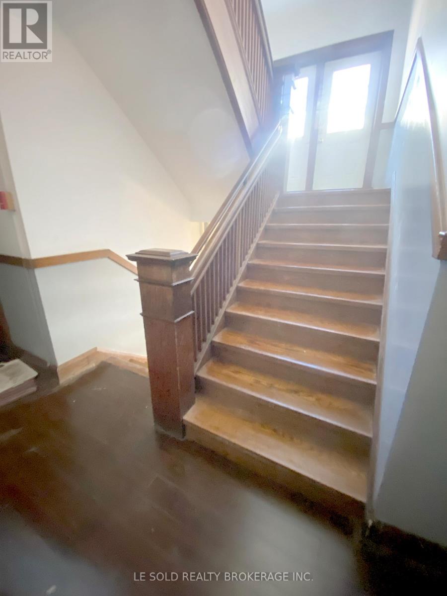 221 - 125 Earl Place, Toronto, Ontario  M4Y 1M4 - Photo 3 - C12906388