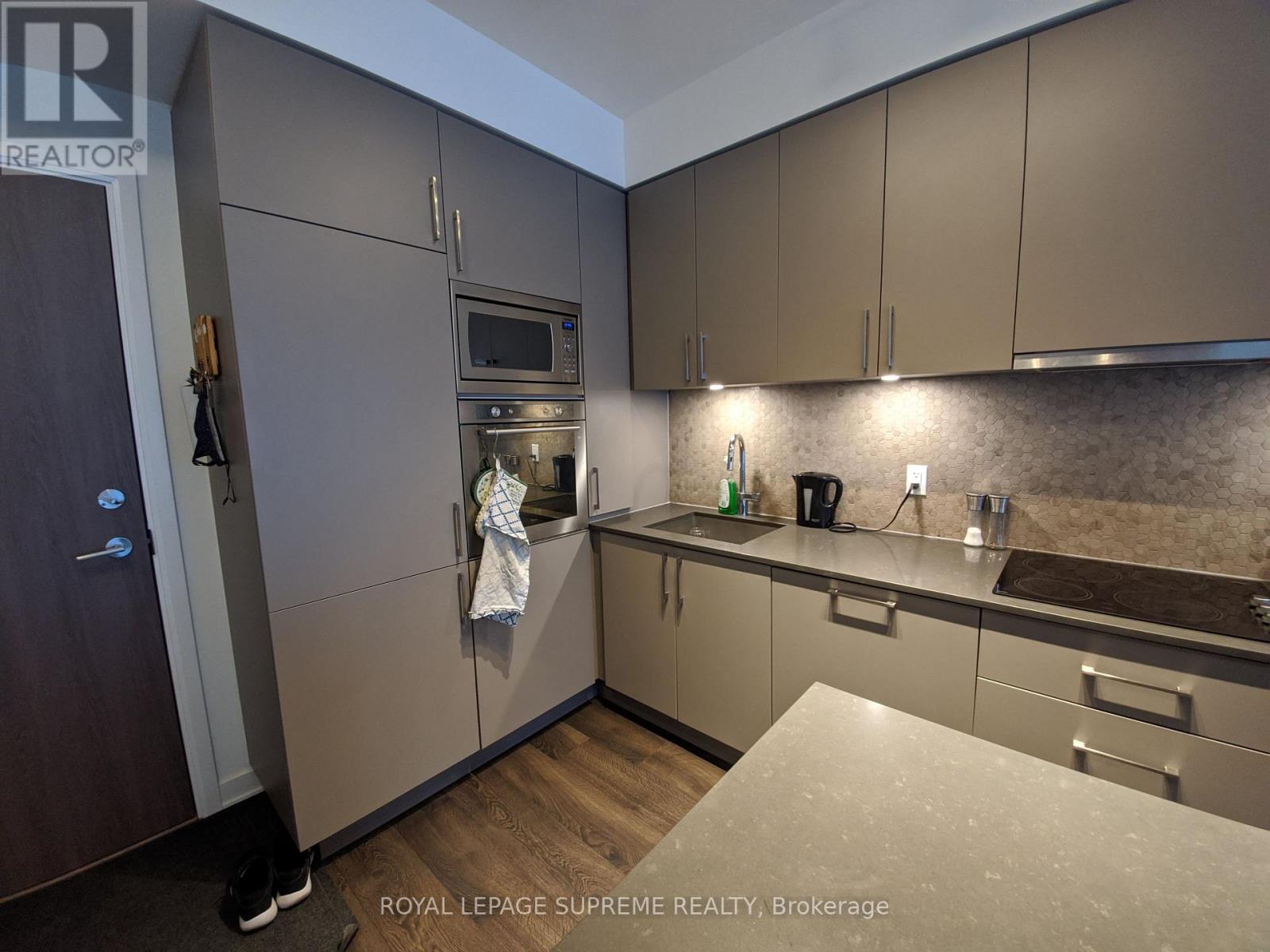 1023e - 576 Front Street, Toronto, Ontario  M5V 0P8 - Photo 8 - C12906400