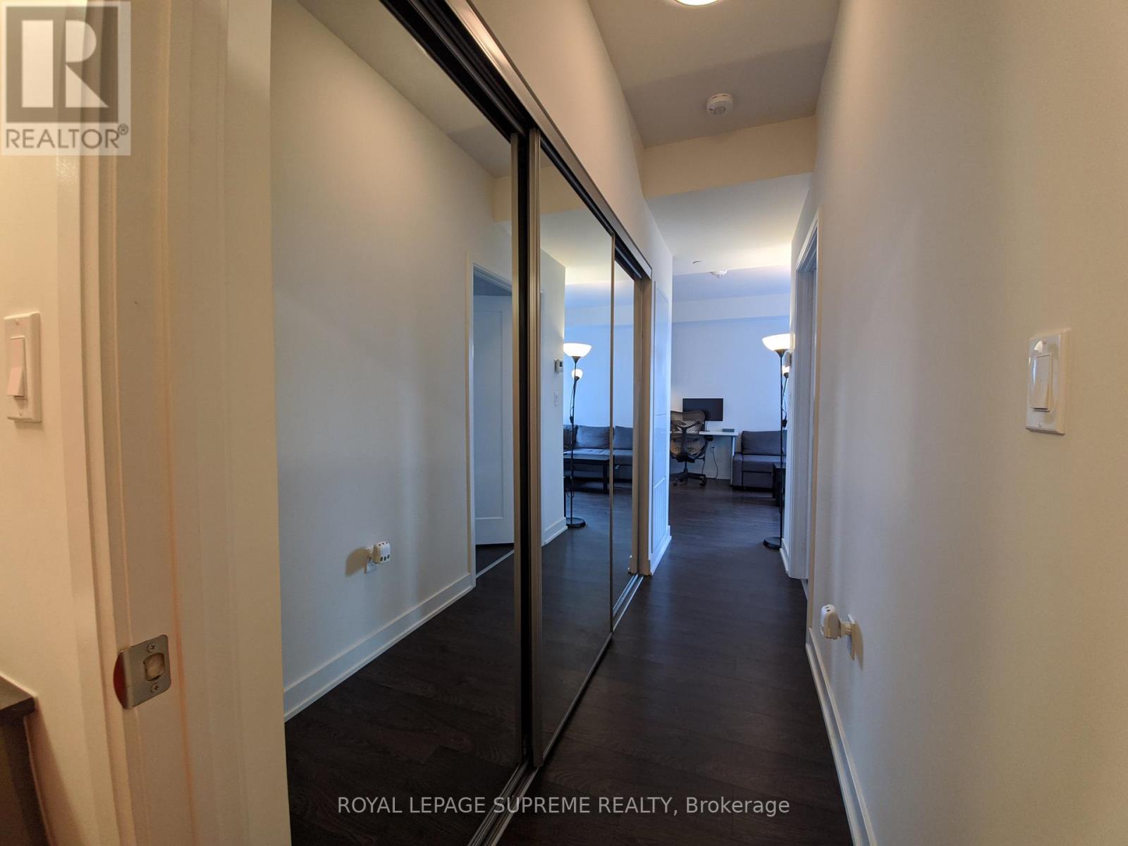 1023e - 576 Front Street, Toronto, Ontario  M5V 0P8 - Photo 9 - C12906400