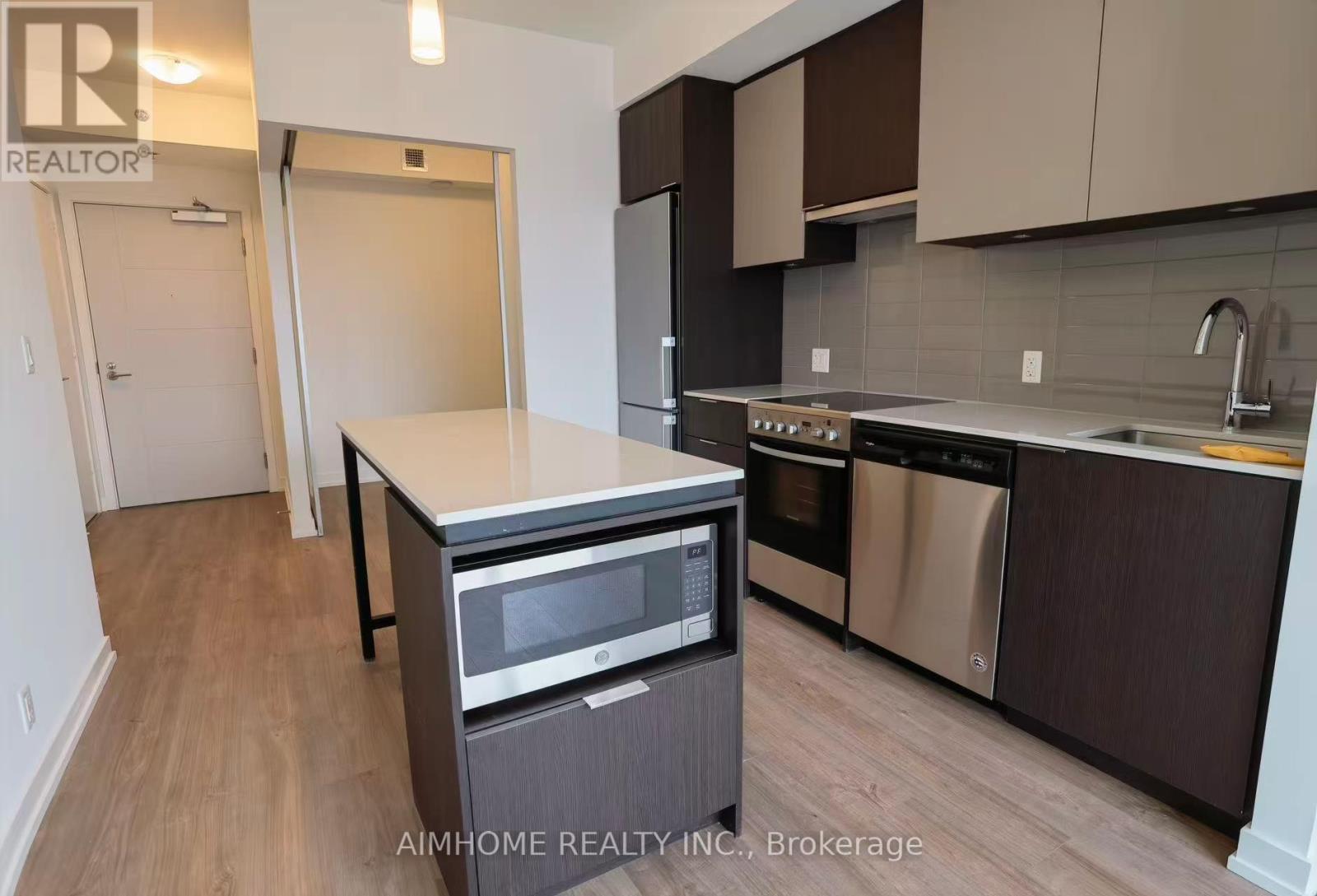 1705 - 203 College Street, Toronto, Ontario  M5T 0C8 - Photo 3 - C12906436