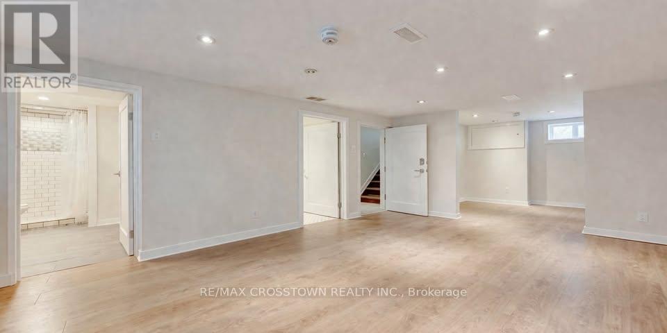 120 Dundonald Street, Barrie, Ontario  L4M 3T6 - Photo 6 - S12906396