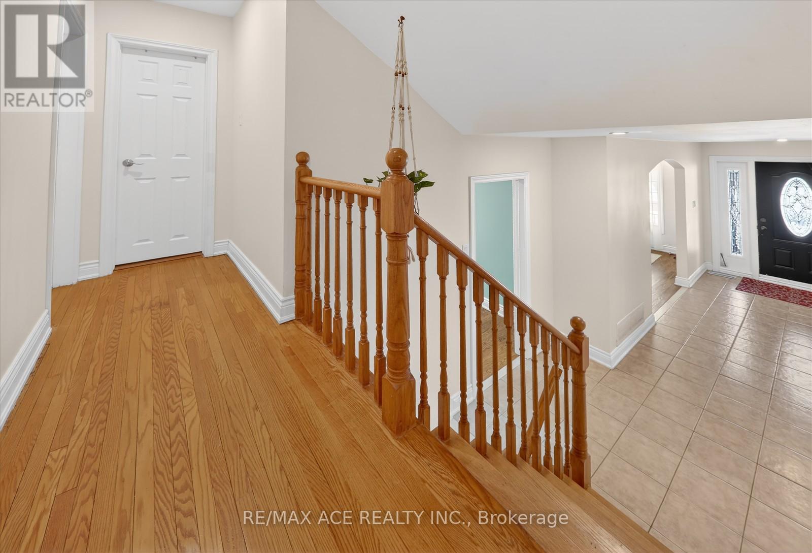 1719 Valentine Gardens, Mississauga, Ontario  L5J 1H4 - Photo 19 - W12906408