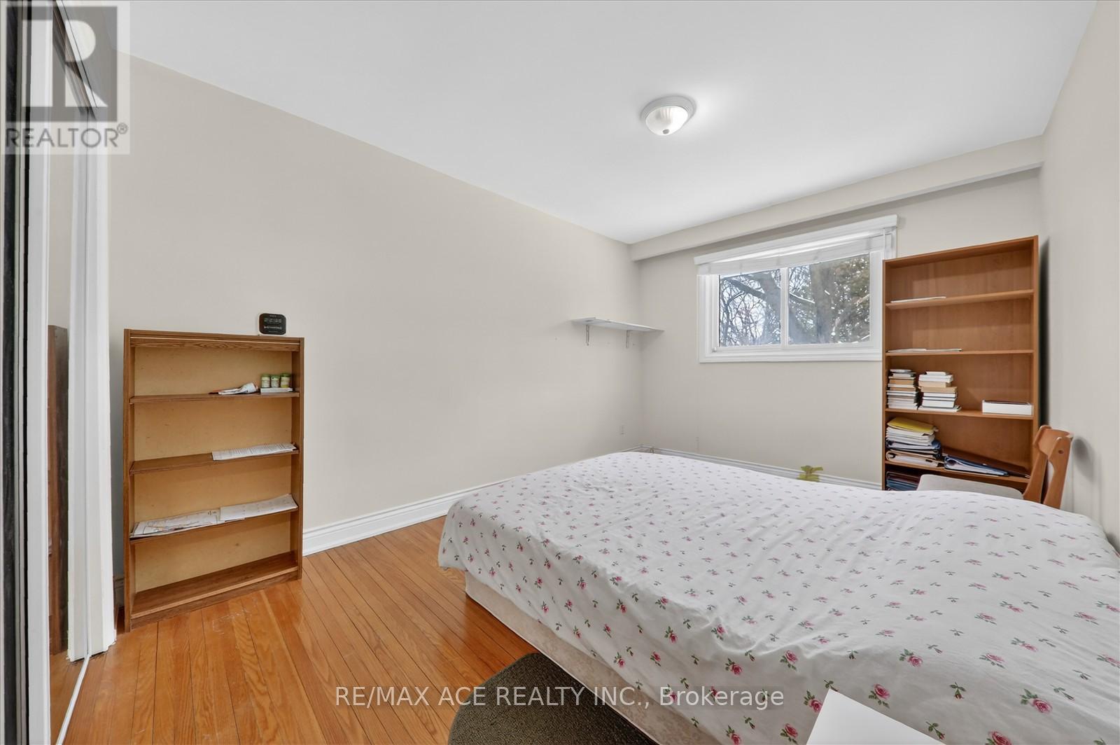 1719 Valentine Gardens, Mississauga, Ontario  L5J 1H4 - Photo 24 - W12906408