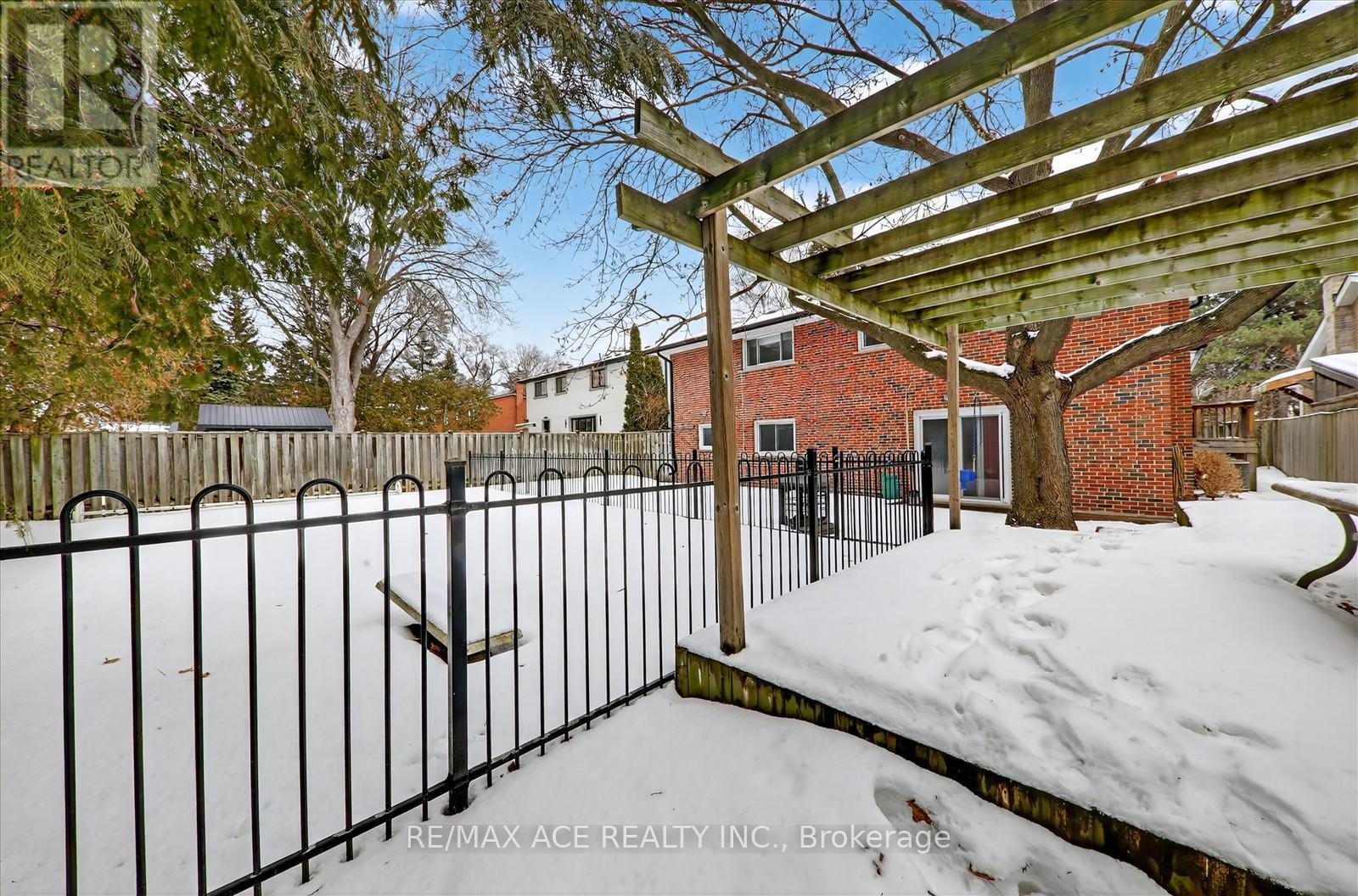 1719 Valentine Gardens, Mississauga, Ontario  L5J 1H4 - Photo 39 - W12906408