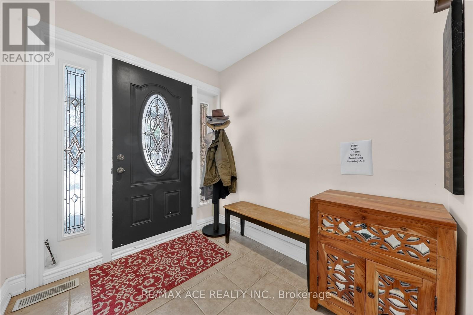 1719 Valentine Gardens, Mississauga, Ontario  L5J 1H4 - Photo 6 - W12906408