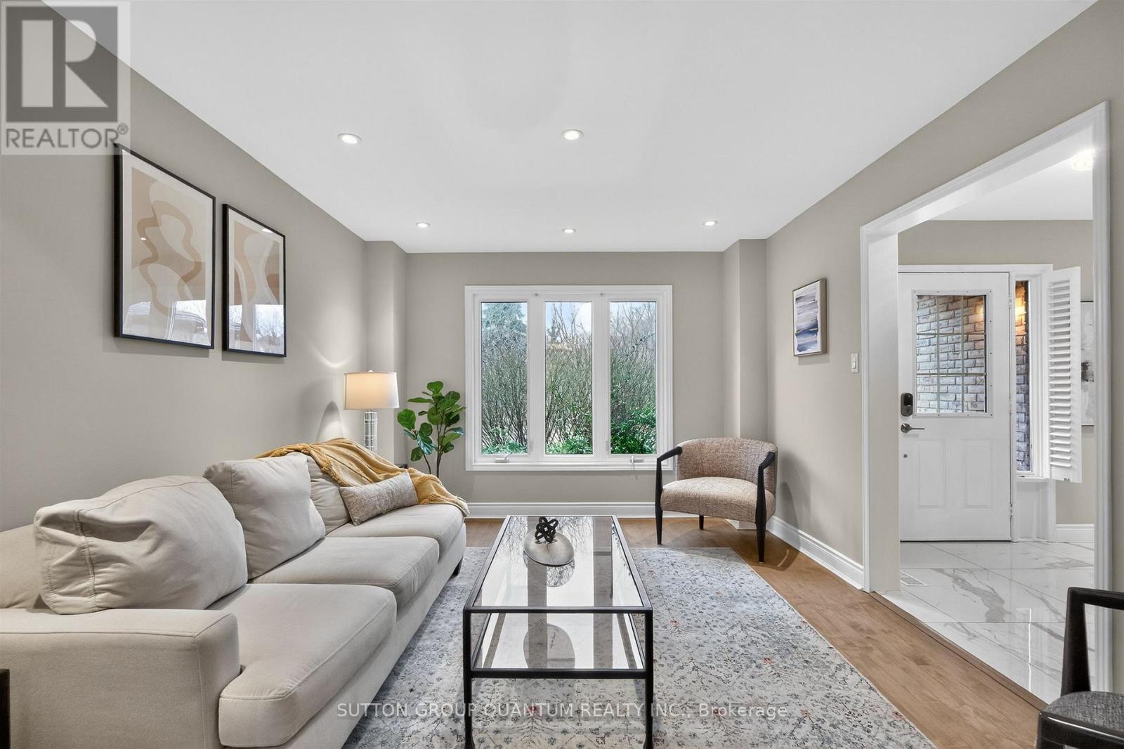 314 Leacock Avenue, Oakville, Ontario  L6H 5J1 - Photo 5 - W12906456