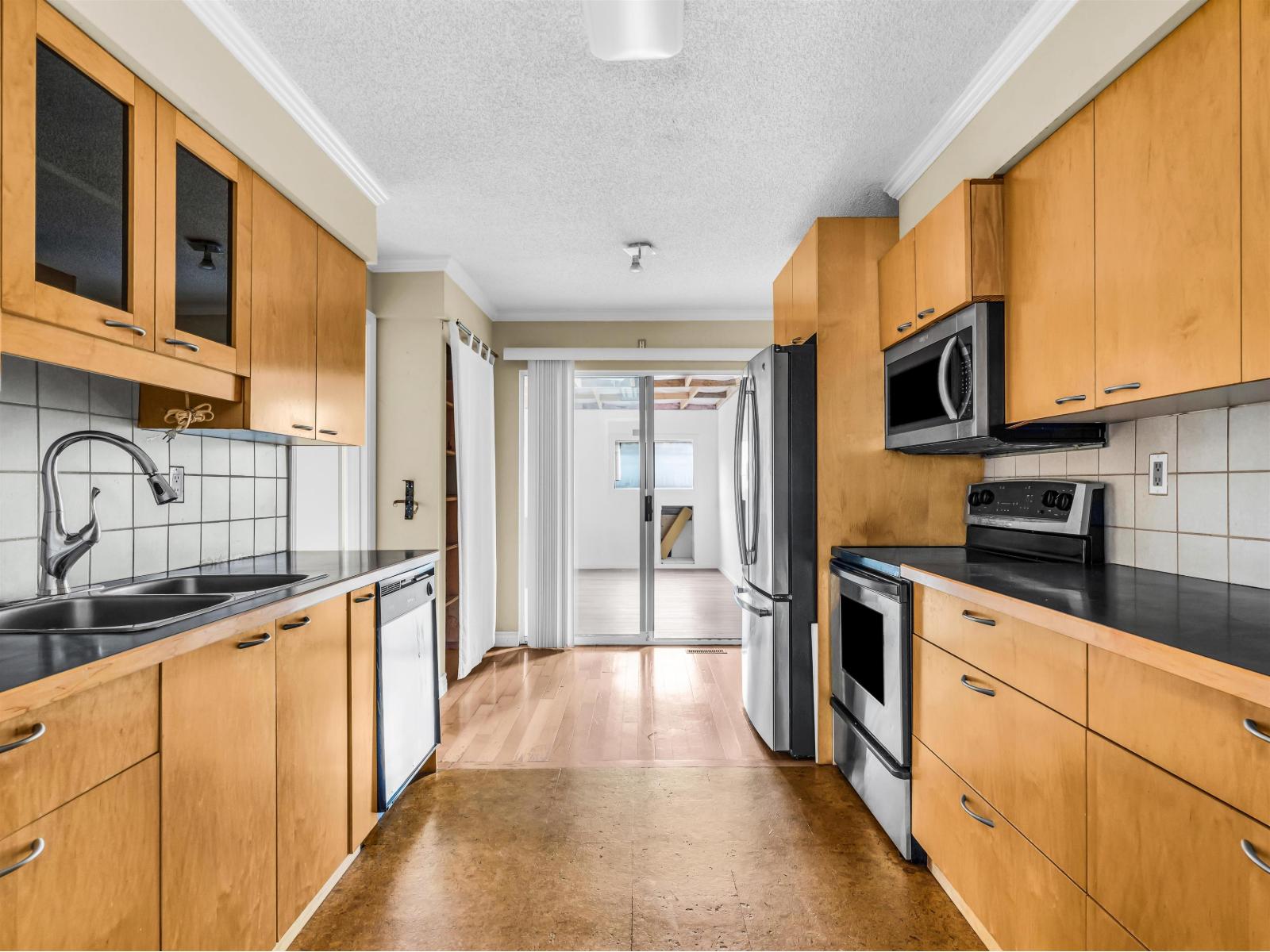 14783 101 Avenue, Surrey, British Columbia  V3R 7H7 - Photo 9 - R3101312