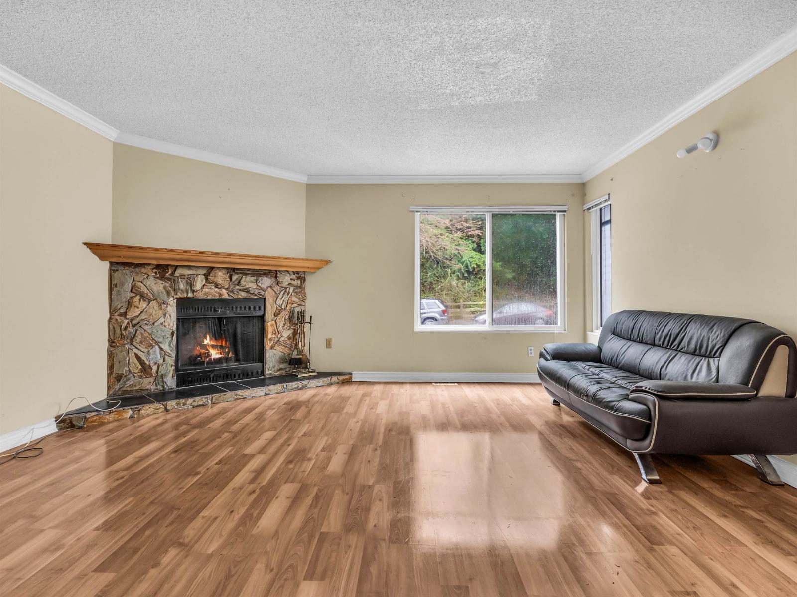 14783 101 Avenue, Surrey, British Columbia  V3R 7H7 - Photo 5 - R3101312