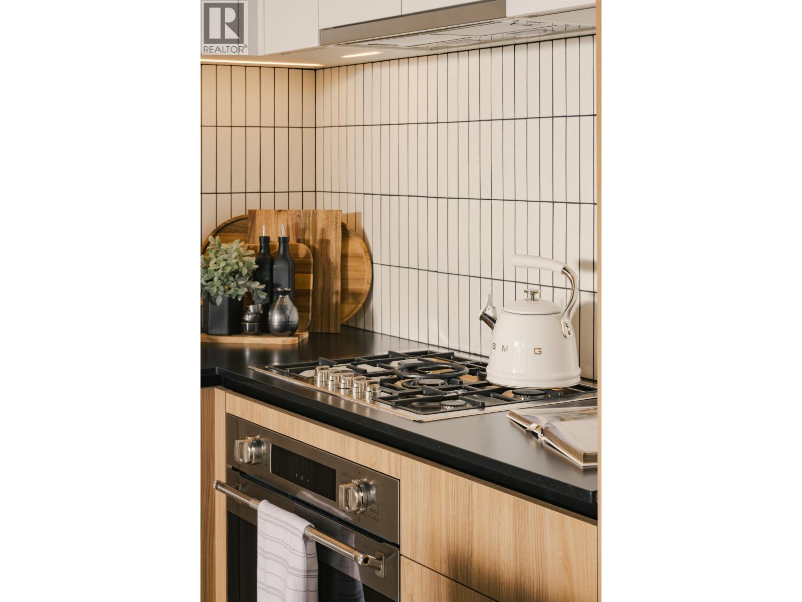 213 5060 James Street, Vancouver, British Columbia  V5V 3J4 - Photo 4 - R3102086