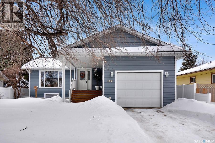 107 3rd Street S, Wakaw, Saskatchewan  S0K 4P0 - Photo 3 - SK030809