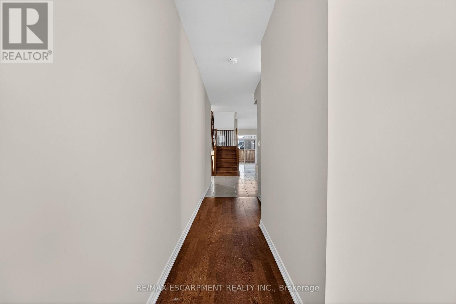 11 Frontier Drive, Thorold, Ontario  L2V 0K3 - Photo 11 - X12906410