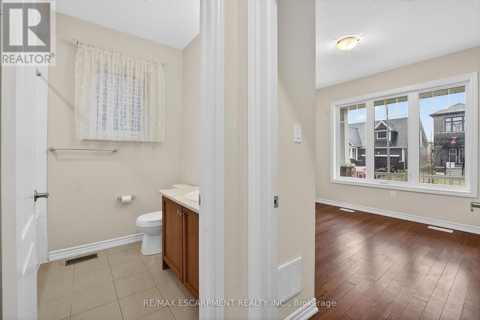 11 Frontier Drive, Thorold, Ontario  L2V 0K3 - Photo 14 - X12906410