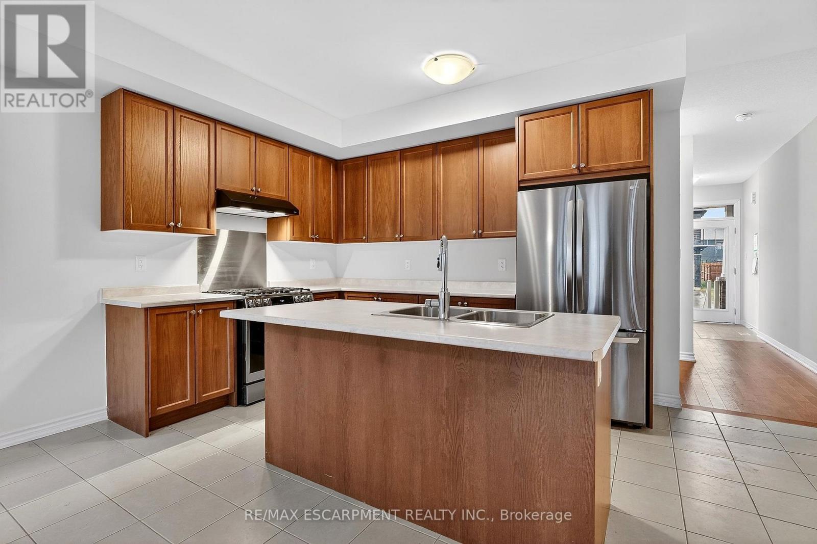 11 Frontier Drive, Thorold, Ontario  L2V 0K3 - Photo 18 - X12906410