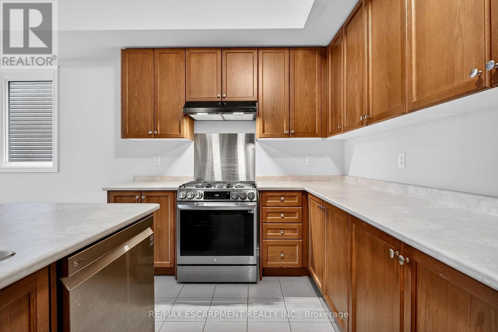 11 Frontier Drive, Thorold, Ontario  L2V 0K3 - Photo 20 - X12906410