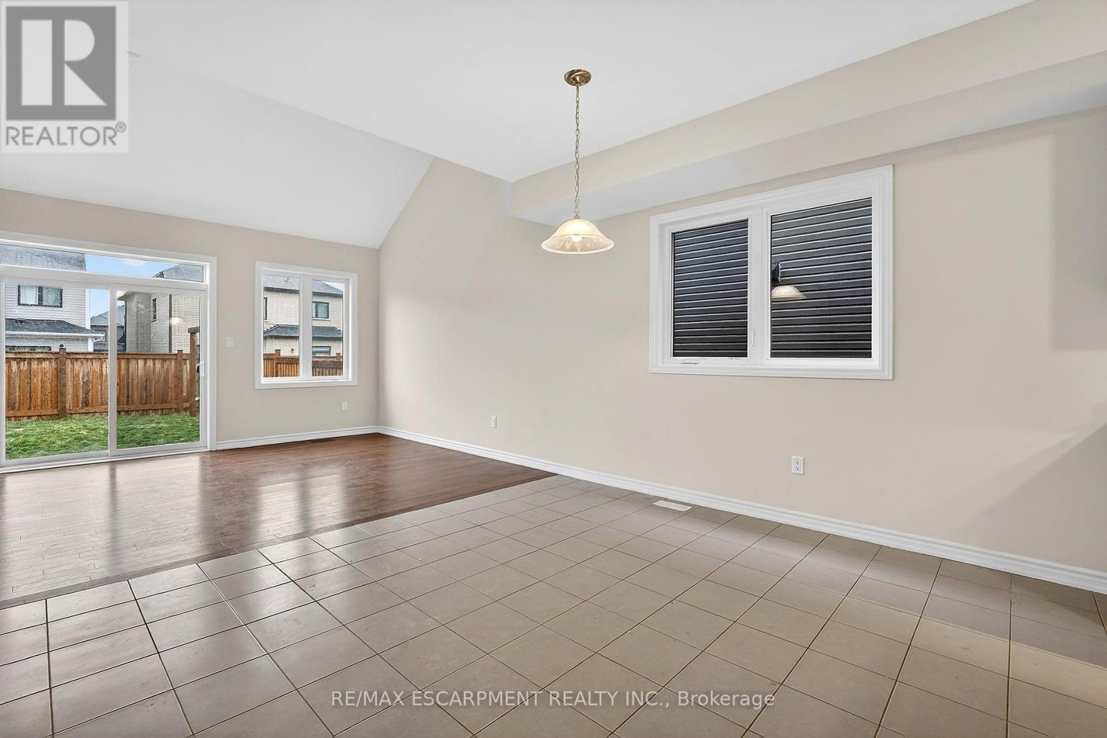 11 Frontier Drive, Thorold, Ontario  L2V 0K3 - Photo 21 - X12906410