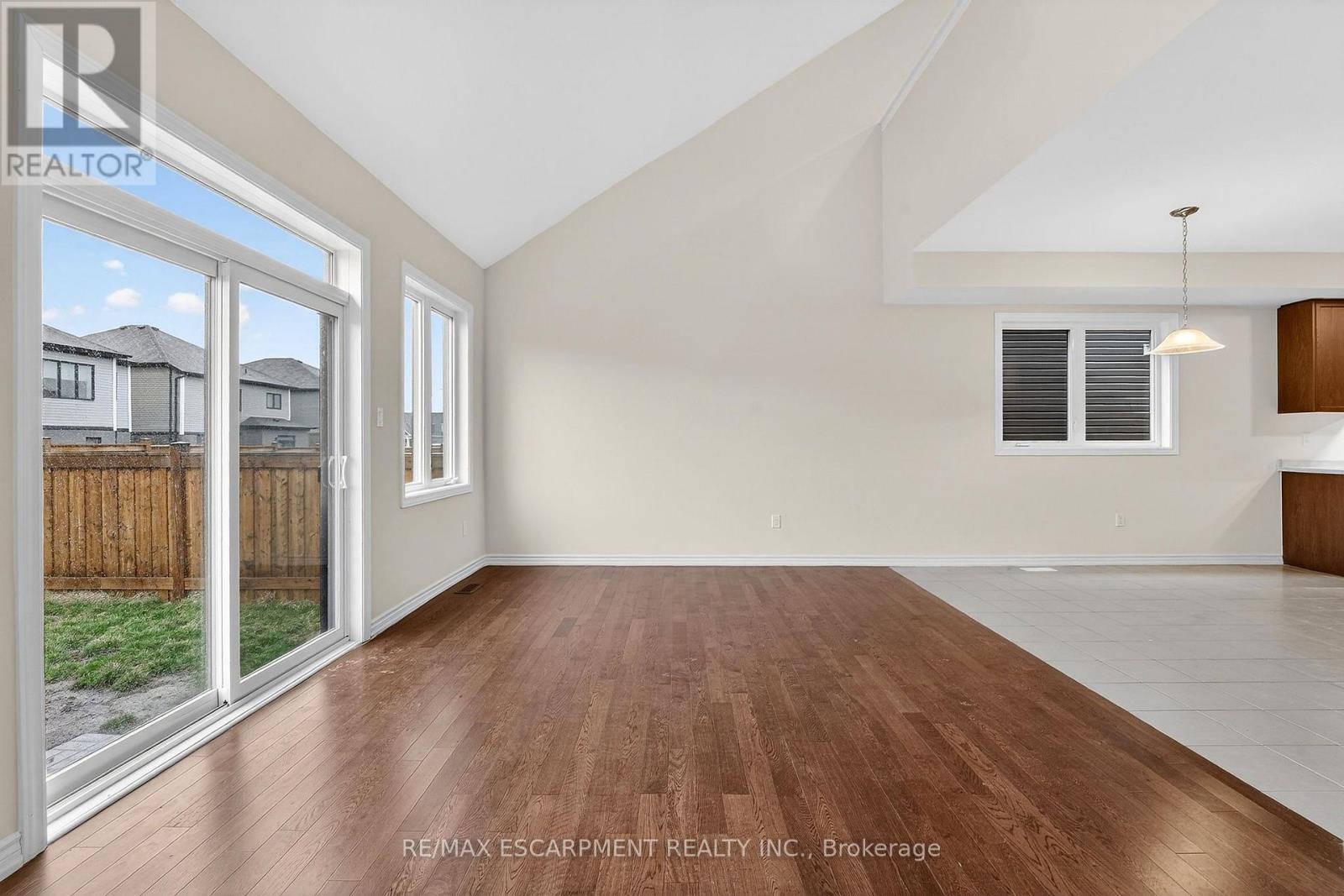 11 Frontier Drive, Thorold, Ontario  L2V 0K3 - Photo 24 - X12906410