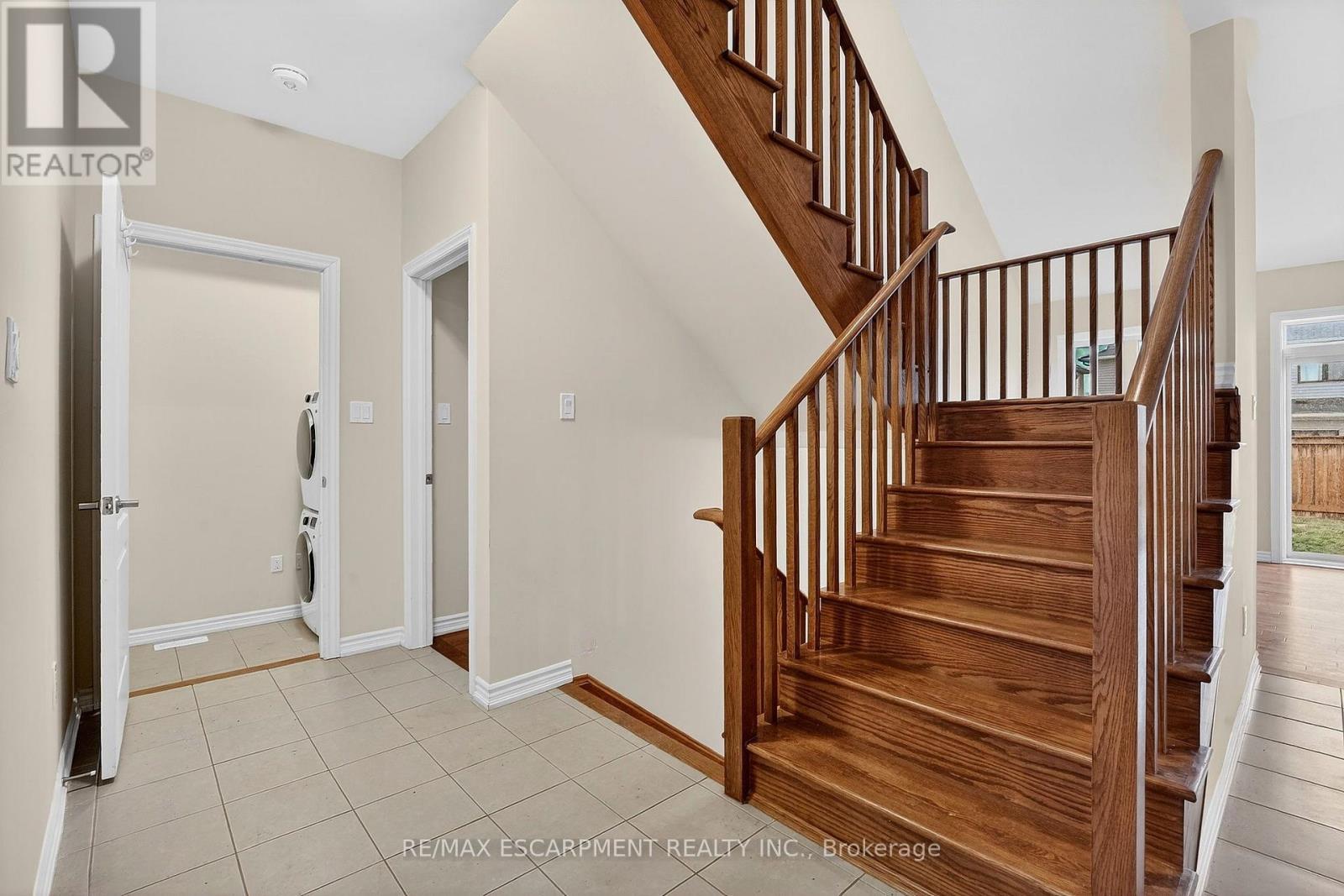 11 Frontier Drive, Thorold, Ontario  L2V 0K3 - Photo 25 - X12906410