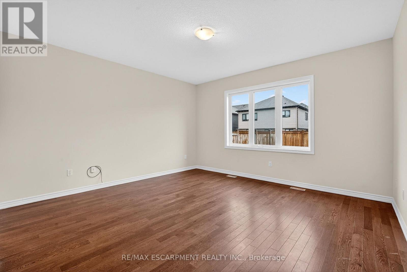 11 Frontier Drive, Thorold, Ontario  L2V 0K3 - Photo 30 - X12906410