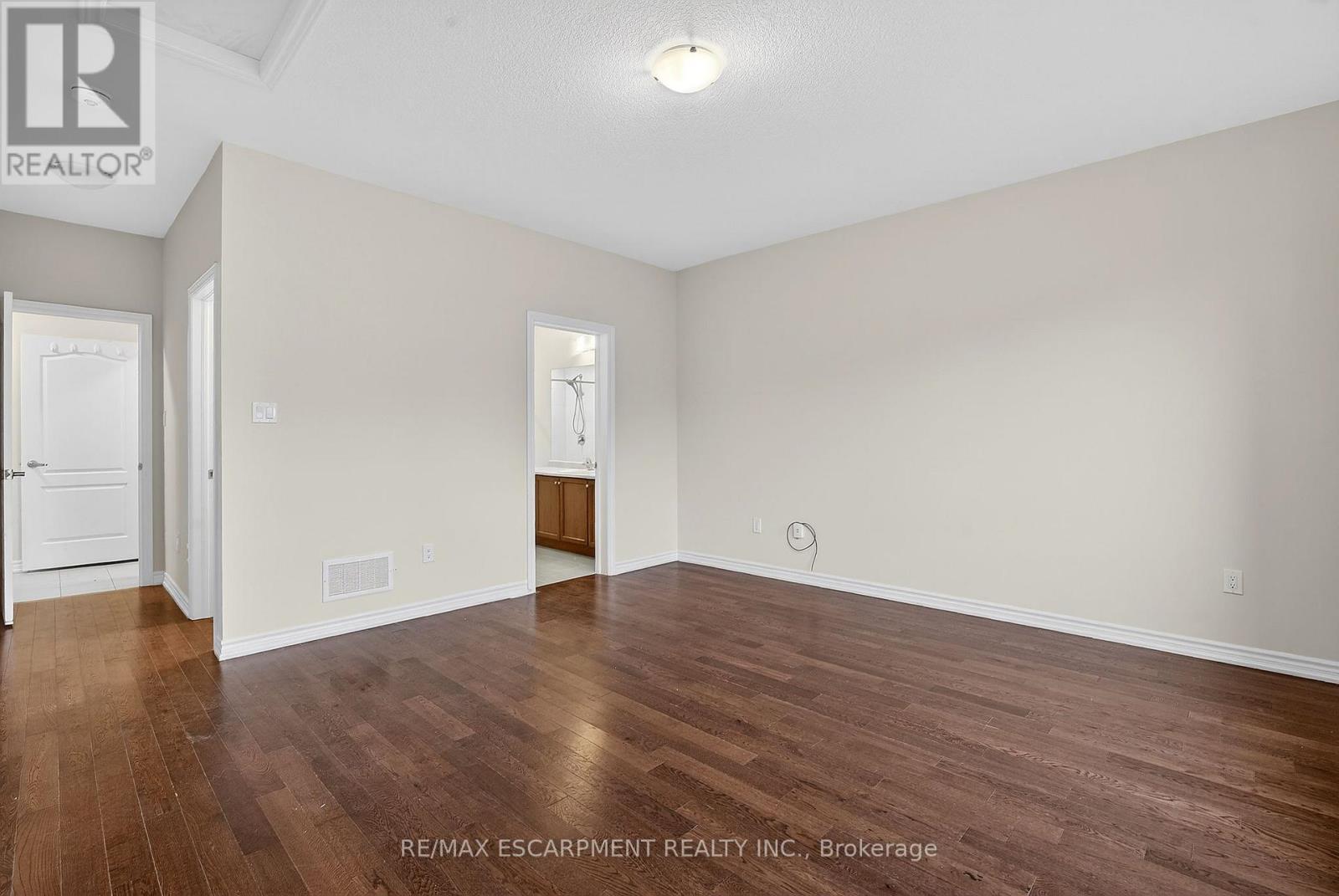 11 Frontier Drive, Thorold, Ontario  L2V 0K3 - Photo 31 - X12906410