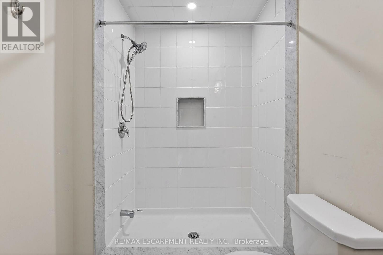 11 Frontier Drive, Thorold, Ontario  L2V 0K3 - Photo 33 - X12906410