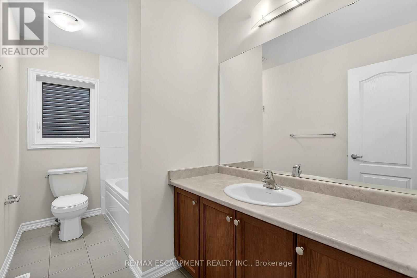 11 Frontier Drive, Thorold, Ontario  L2V 0K3 - Photo 38 - X12906410