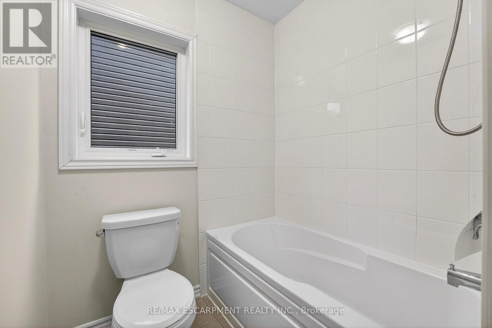 11 Frontier Drive, Thorold, Ontario  L2V 0K3 - Photo 39 - X12906410