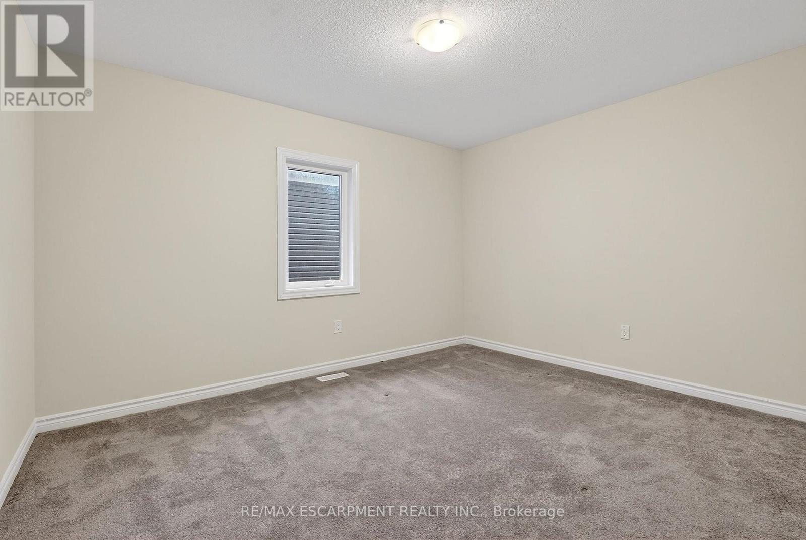 11 Frontier Drive, Thorold, Ontario  L2V 0K3 - Photo 41 - X12906410