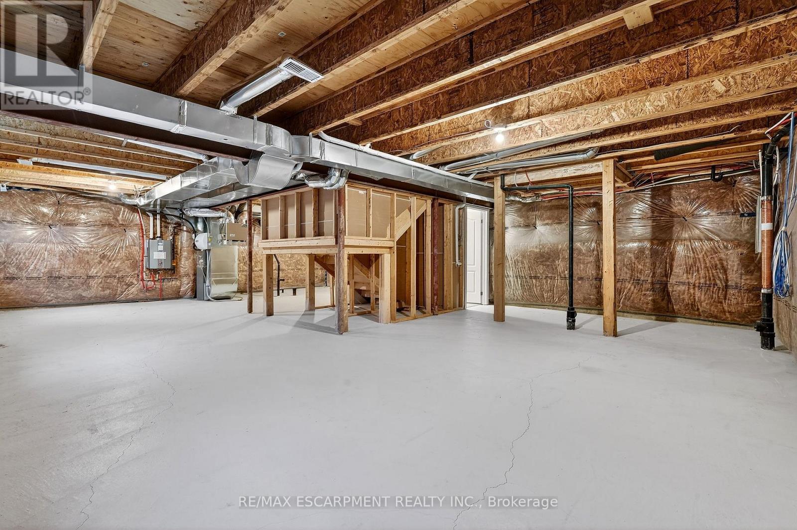 11 Frontier Drive, Thorold, Ontario  L2V 0K3 - Photo 46 - X12906410